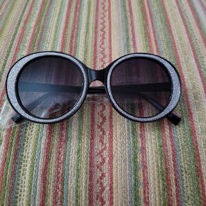 Stylish Black Round Sunglasses
